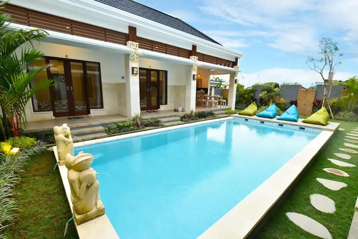 Guest house Canggu Tropical House / France Room